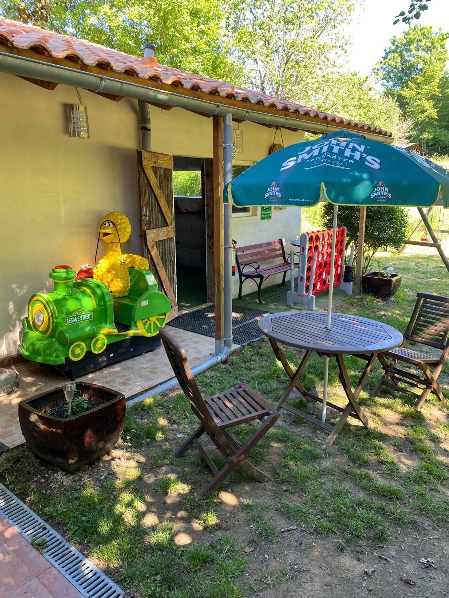 Luxury Safari Tents At Moulin Du Pommier Glamping & Camping Saulgond المظهر الخارجي الصورة